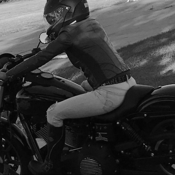 Meet your Posher, Monica - Picture 3 of 8